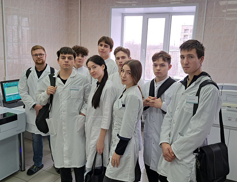 Студенты 1 курса Ивановского медицинского колледжа 
